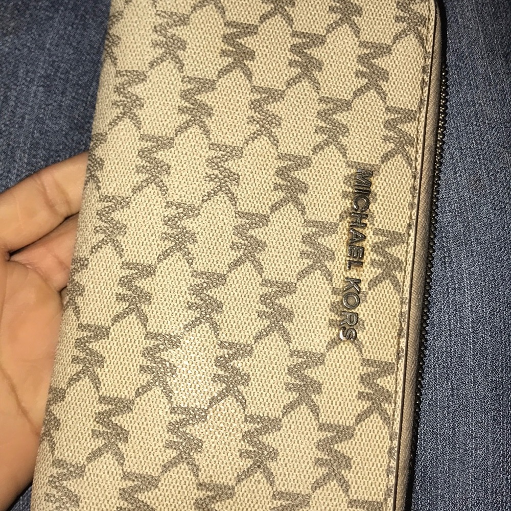 Michael Kors Jet Set Wallet
